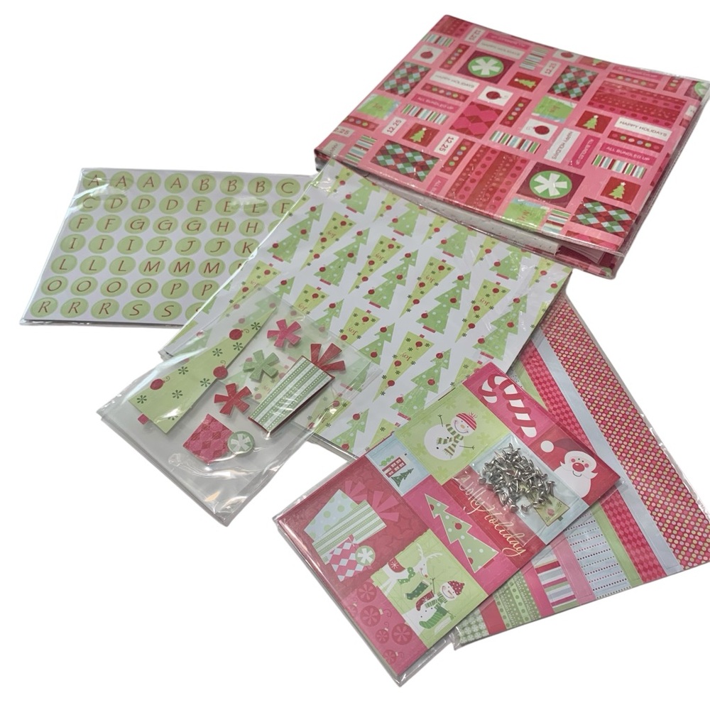 HOLIDAY THEME 8x8 Festive Christmas Scrapbook Kit
